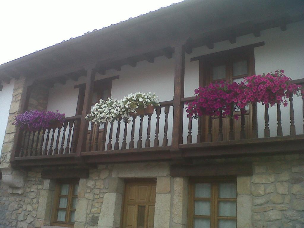 בית הארחה El Cabanon De Pimiango מראה חיצוני תמונה