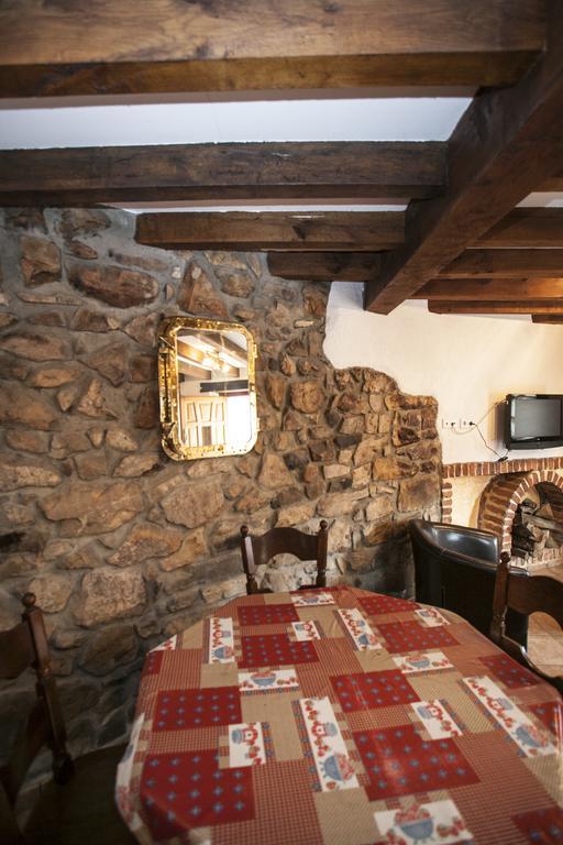 בית הארחה El Cabanon De Pimiango מראה חיצוני תמונה